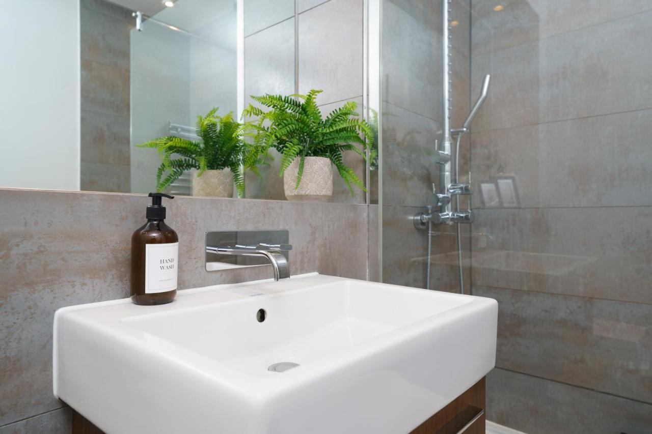 Trafalgar Sq 1 Bedr, 3 Beds Sleeps 6 Апартаменты