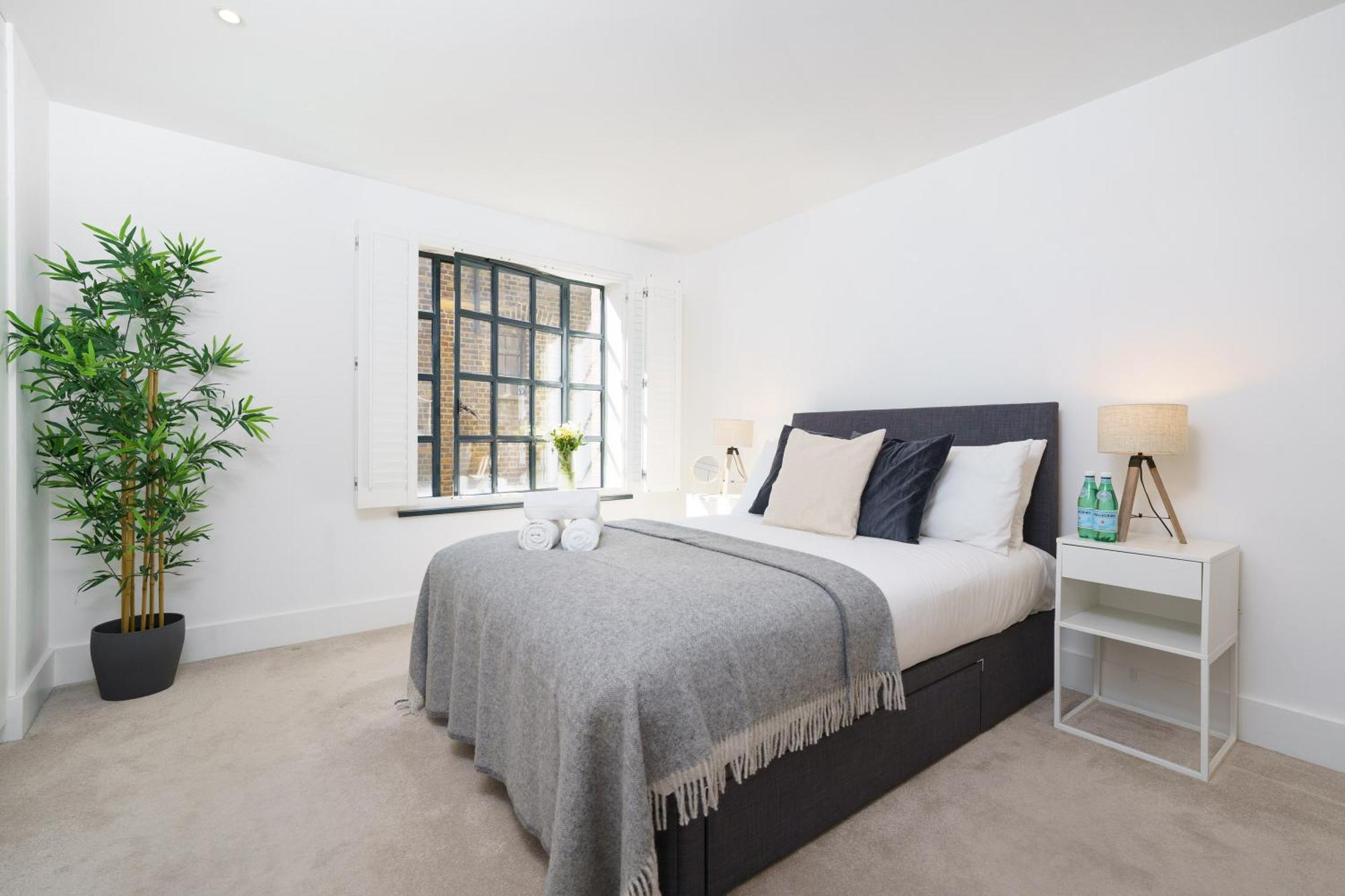 Trafalgar Sq 1 Bedr, 3 Beds Sleeps 6 Лондон