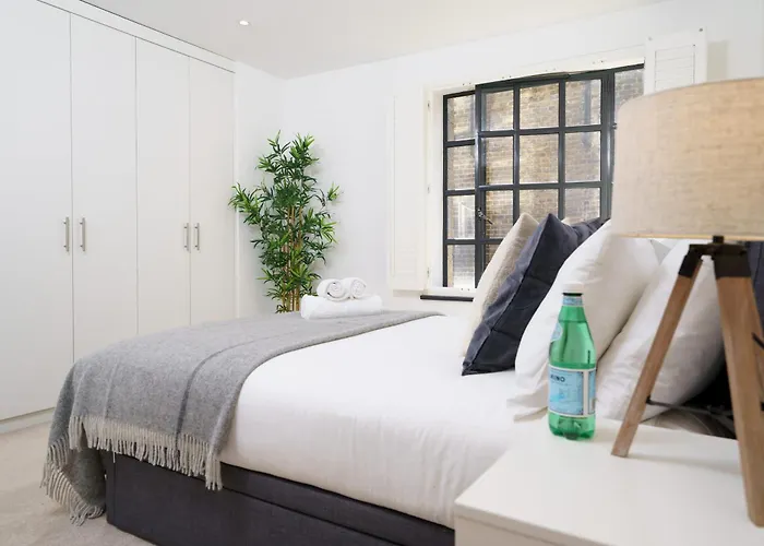 Trafalgar Sq 1 Bedr, 3 Beds Sleeps 6
